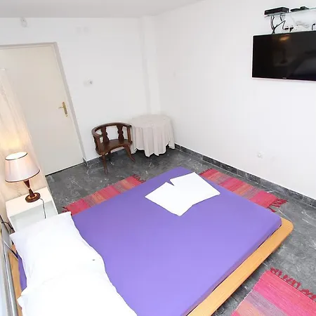 Gostinjska kuća Biba 3*
