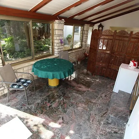Gostinjska kuća Biba 3*
